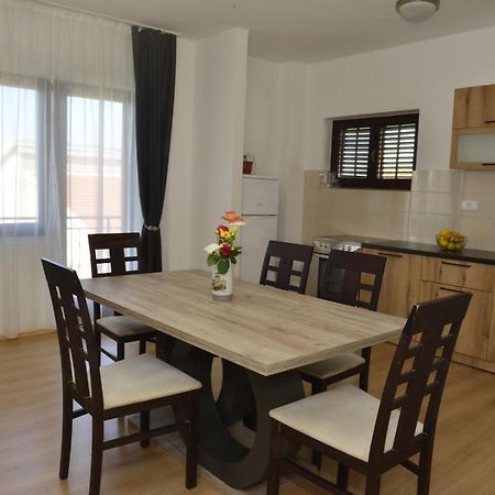 Milosavljevic Apartments Tivat Exteriér fotografie