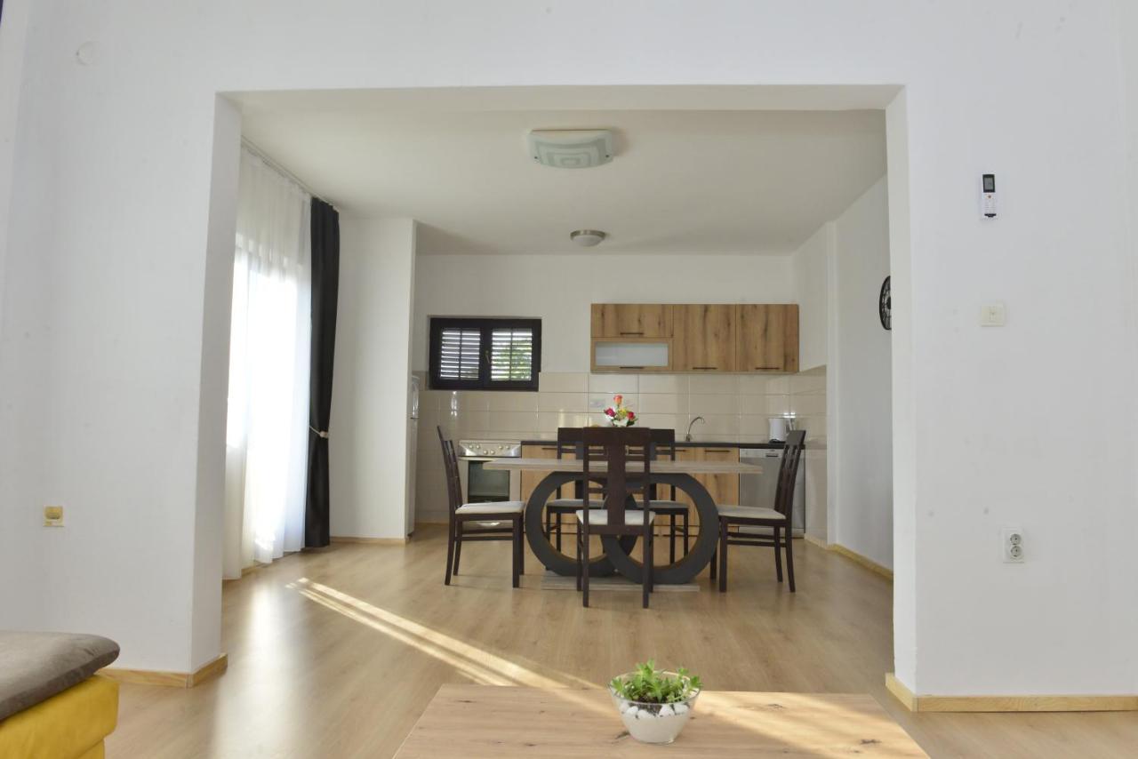 Milosavljevic Apartments Tivat Exteriér fotografie